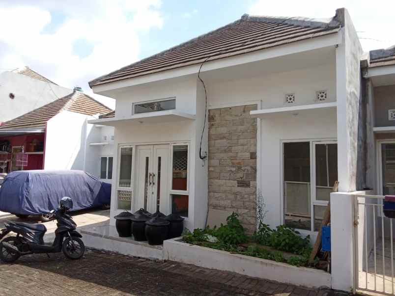 dijual rumah gang dokter soetomo