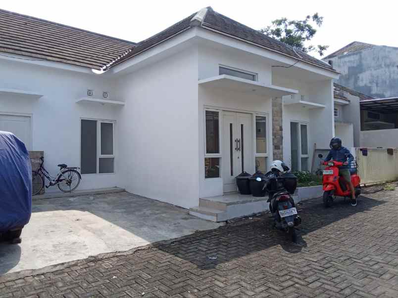 dijual rumah gang dokter soetomo
