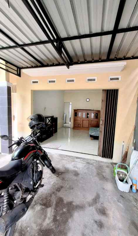 dijual rumah godean km 6
