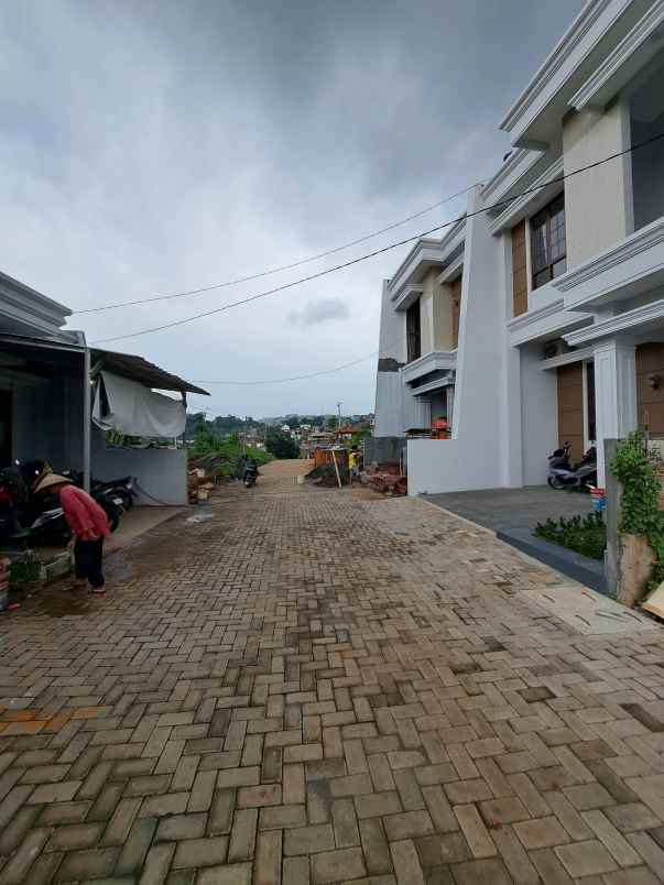 dijual rumah grafika