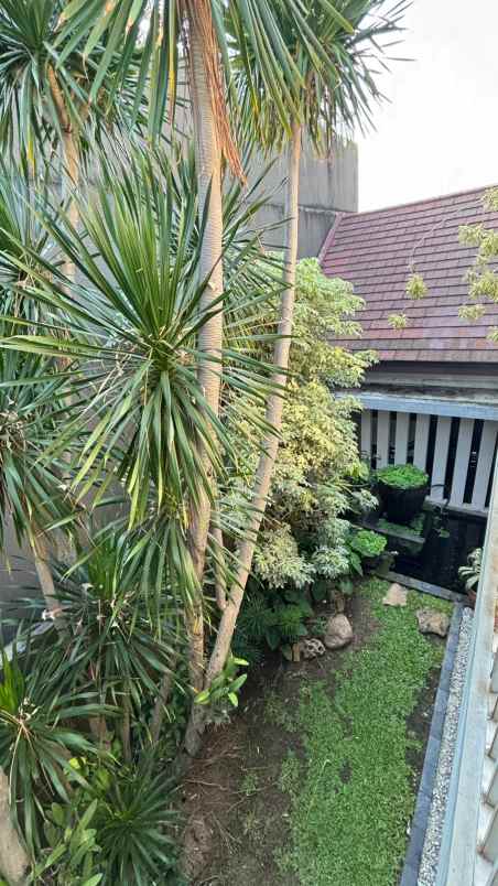 dijual rumah graha famili blok u
