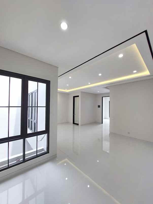 dijual rumah graha family