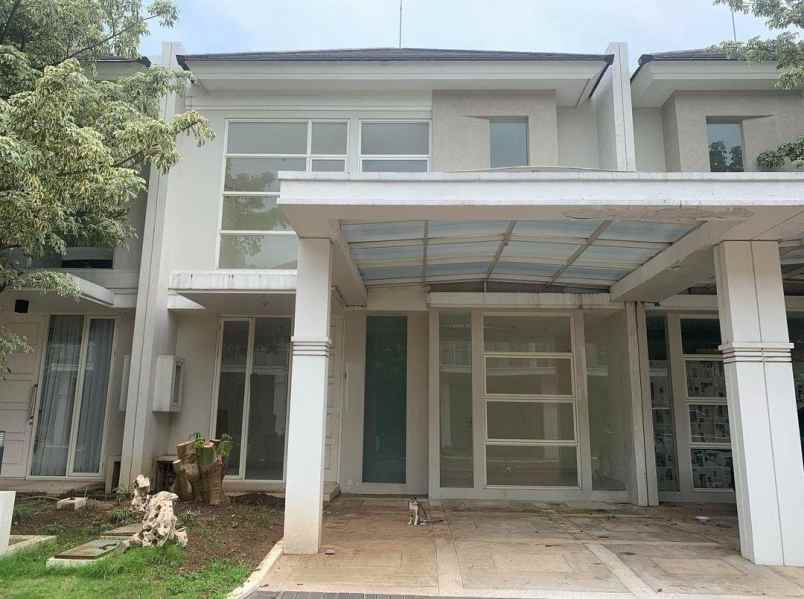 dijual rumah grand pakuwon