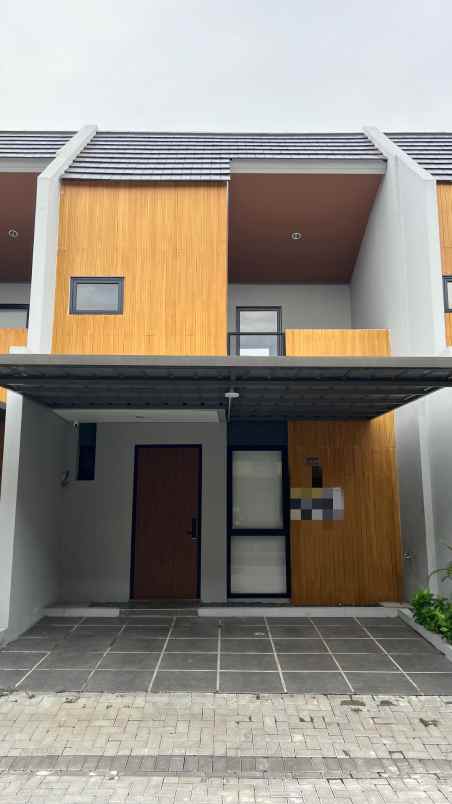 dijual rumah grand wisata