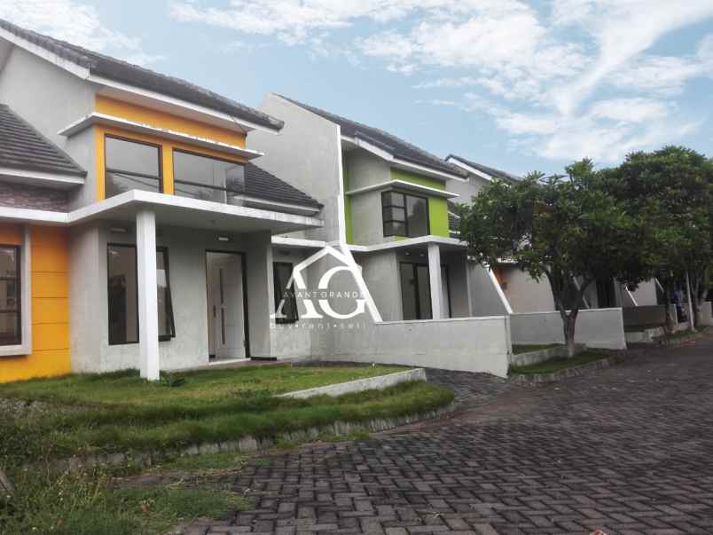 dijual rumah green garden wlingi