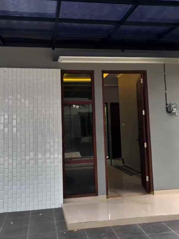 dijual rumah gunung pati