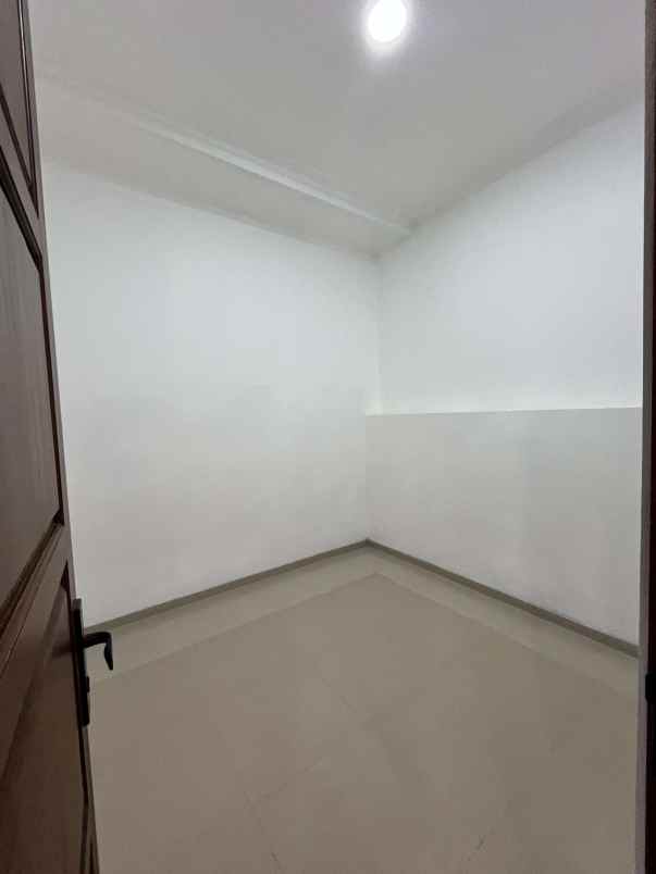 dijual rumah gunung pati