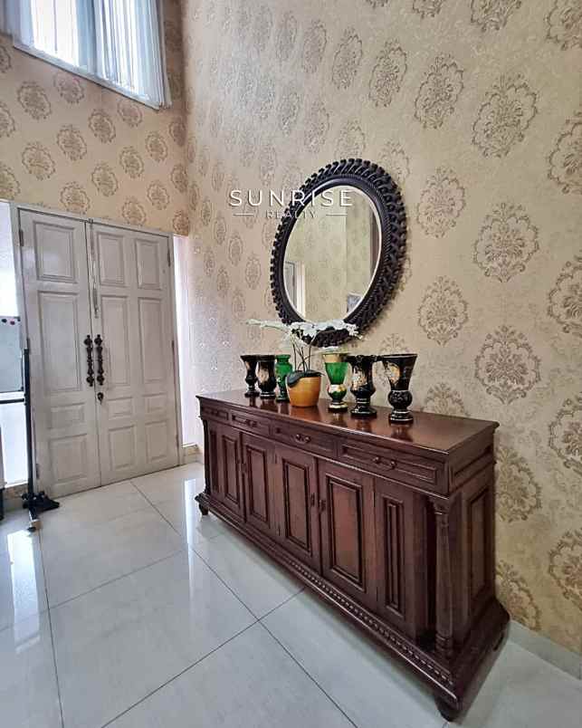 dijual rumah hampir ke pondok indah