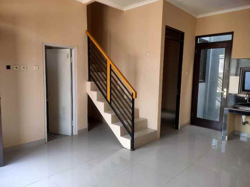 dijual rumah harapan indah