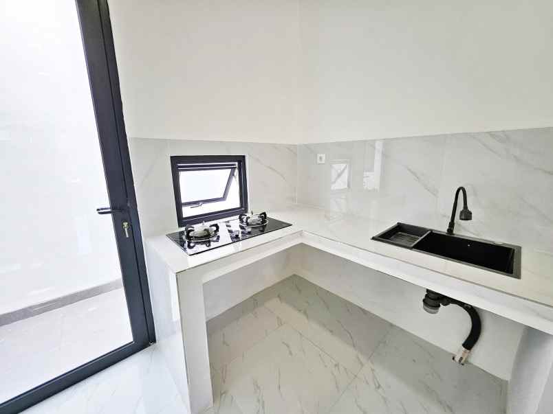 dijual rumah harapan indah