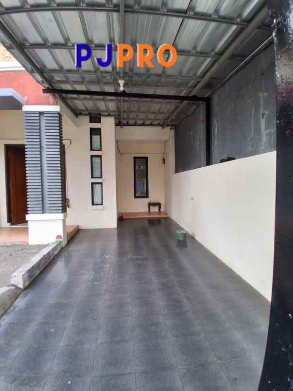 dijual rumah harapan indah cluster aralia