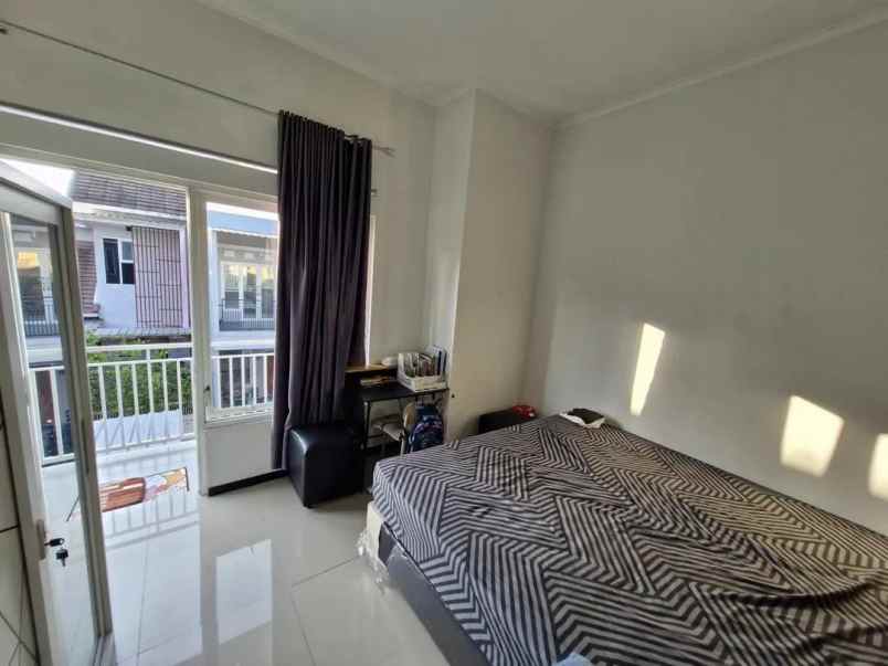 dijual rumah hook lokasi jl ikan gurami kota malang