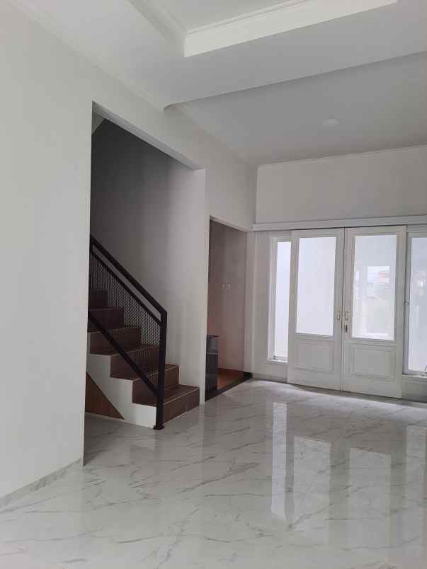 dijual rumah jagakarsa