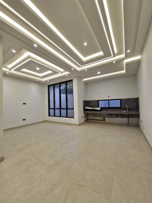 dijual rumah jagakarsa
