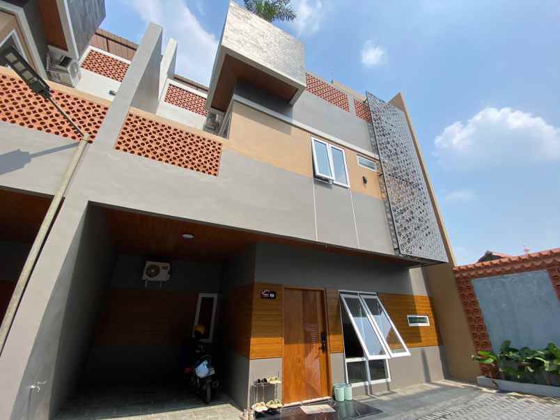 dijual rumah jagakarsa jakarta selatan