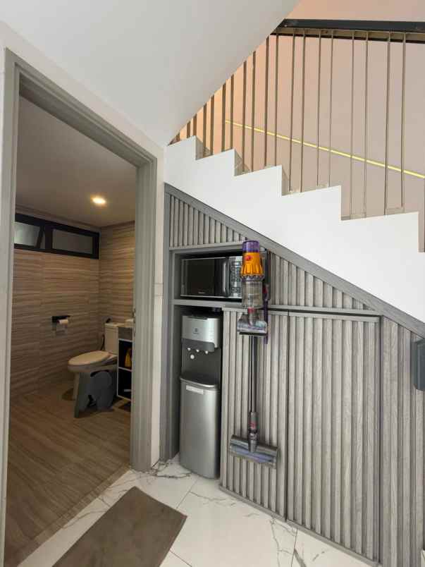 dijual rumah jakarta garden city asya