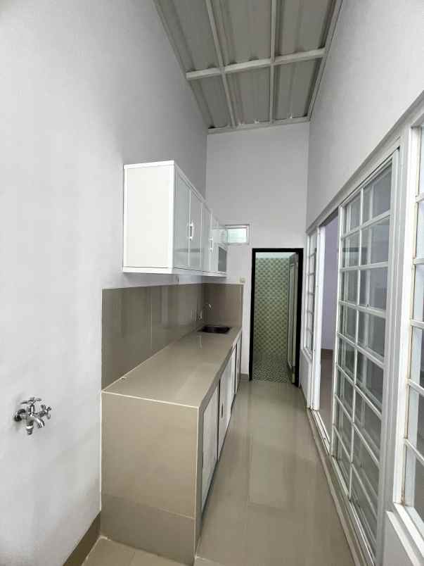 dijual rumah jalan alternatif kota