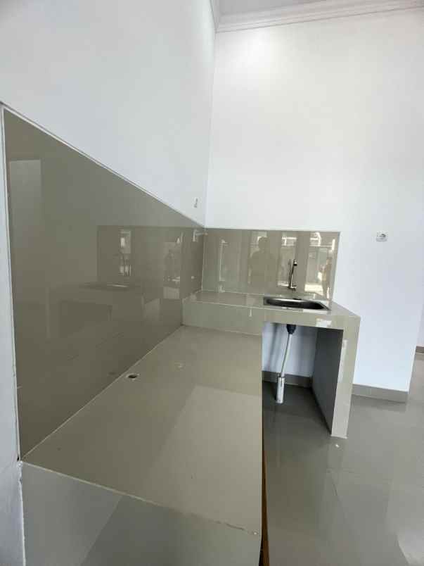 dijual rumah jalan alternatif kota