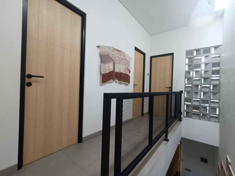 dijual rumah jalan alternatif kota