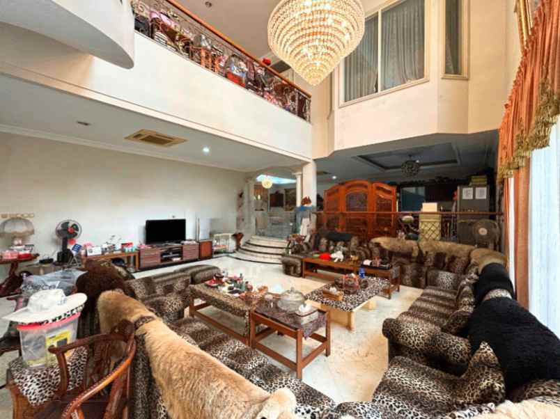 dijual rumah jalan denpasar