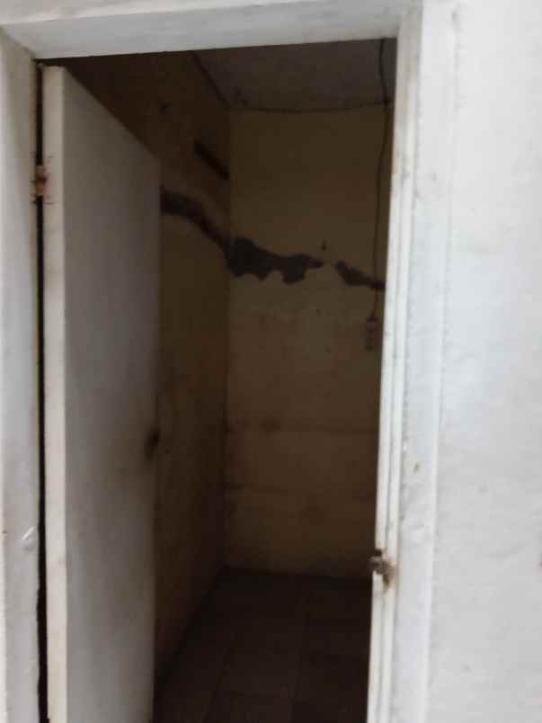 dijual rumah jalan gunung sahari