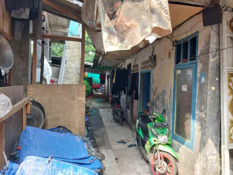 dijual rumah jalan hasanrika jelupang