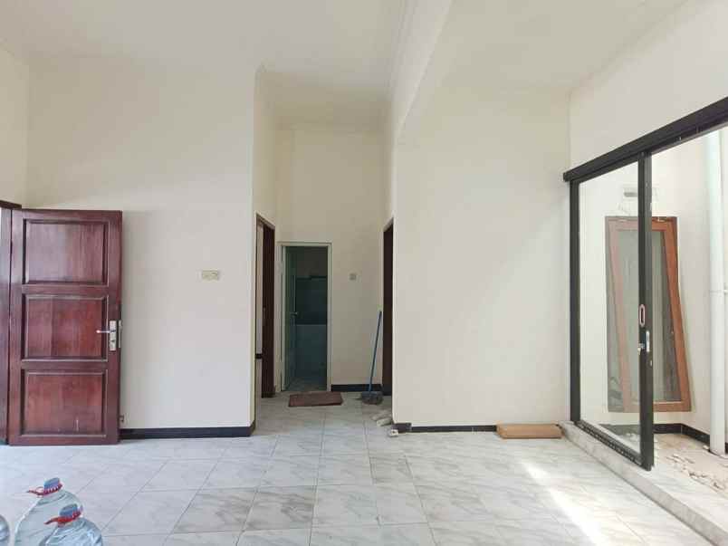 dijual rumah jalan ikan nila blimbing
