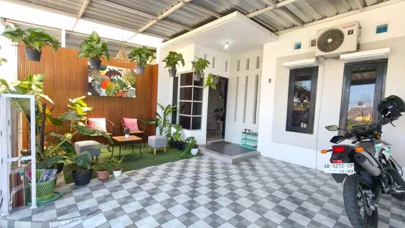 dijual rumah jalan imogiri barat