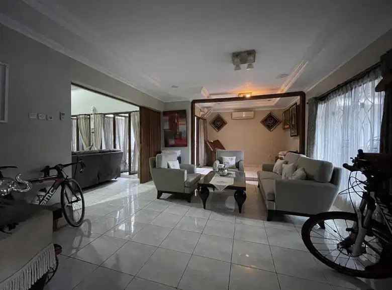 dijual rumah jalan jambi surabaya