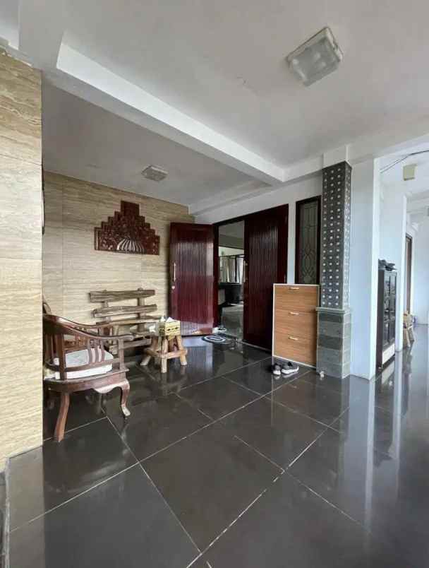 dijual rumah jalan jambi surabaya