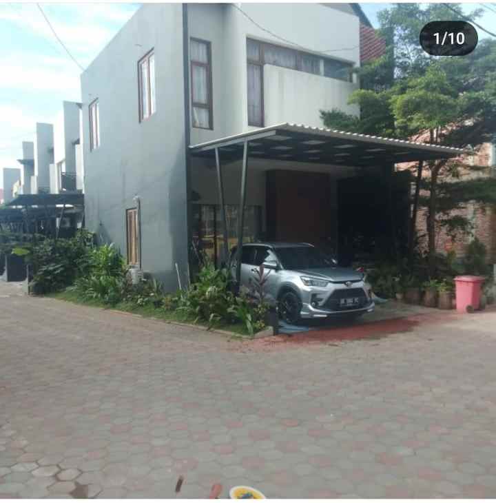 dijual rumah jalan komplek perumahan umum