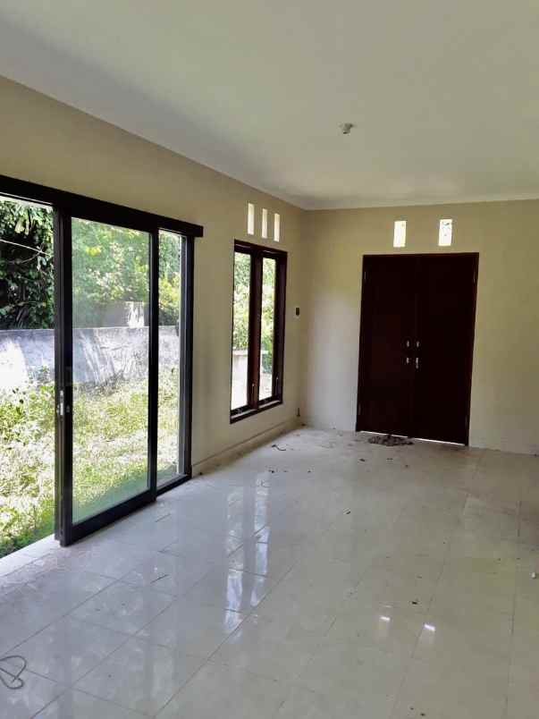 dijual rumah jalan pering gianyar bali