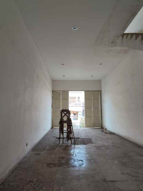 dijual rumah jalan provinsi ir soekarno