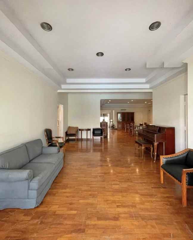 dijual rumah jalan rasamala