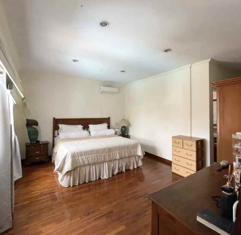 dijual rumah jalan rasamala