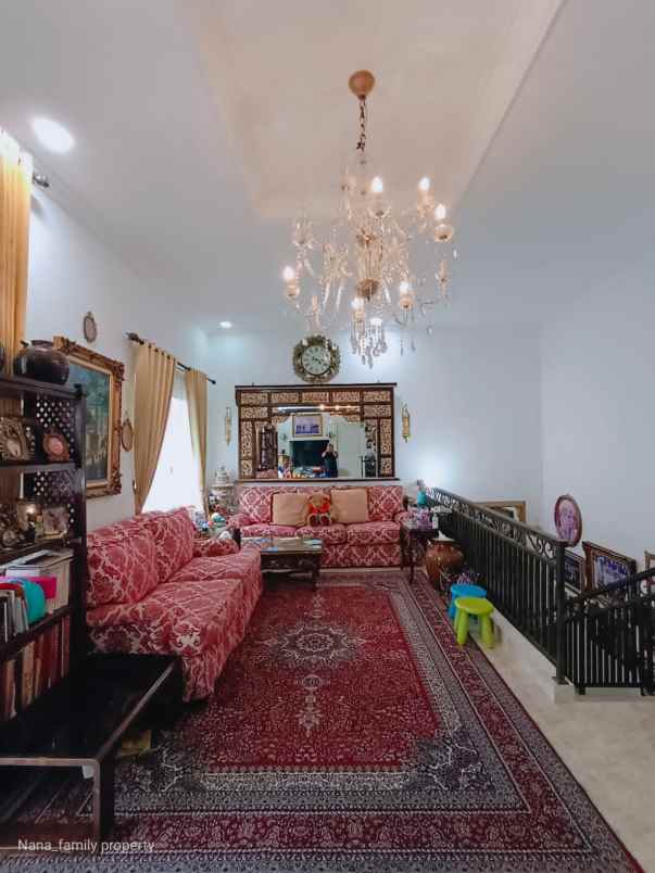 dijual rumah jalan raya cilandak