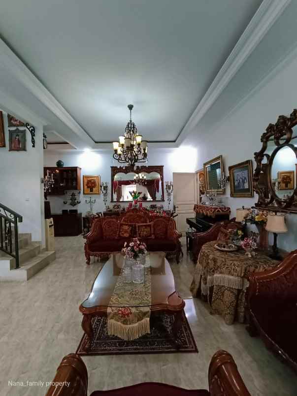 dijual rumah jalan raya cilandak