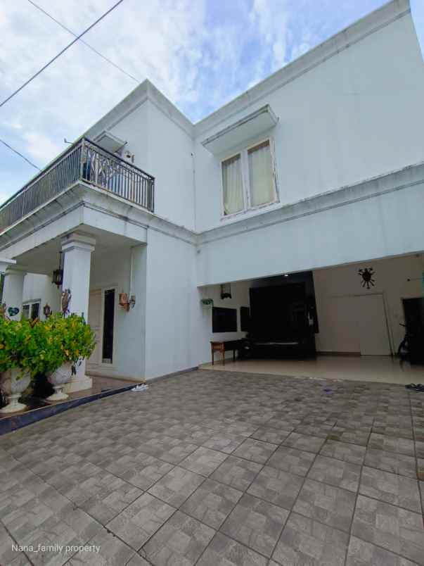 dijual rumah jalan raya cilandak