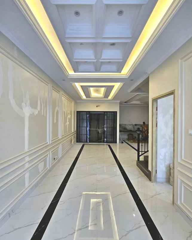 dijual rumah jalan raya jagakarsa