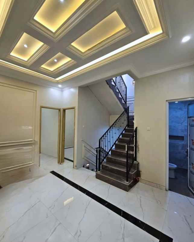 dijual rumah jalan raya jagakarsa