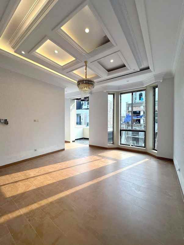 dijual rumah jalan raya jagakarsa