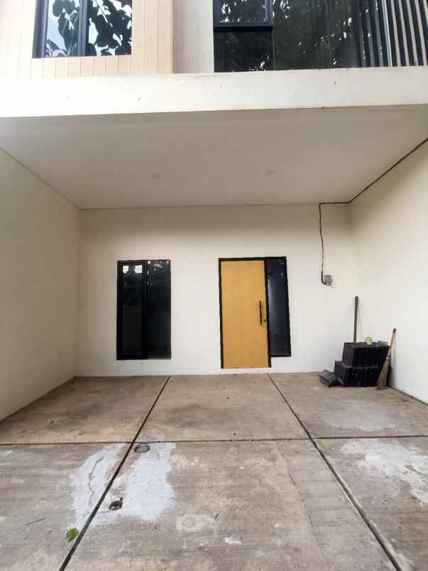 dijual rumah jalan raya komplek kesehatan