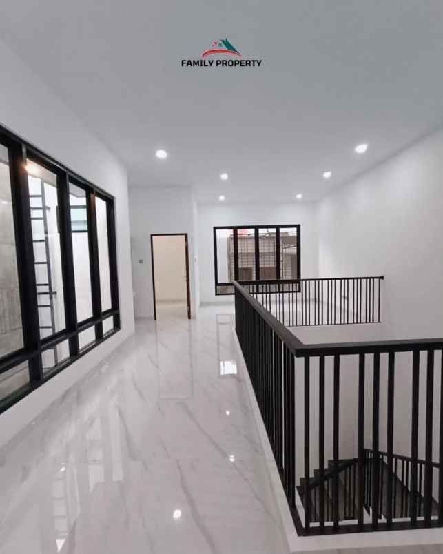 dijual rumah jalan raya meruya jakarta