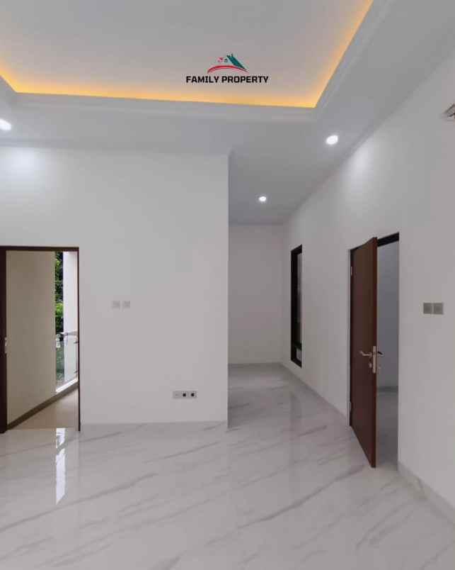 dijual rumah jalan raya meruya jakarta