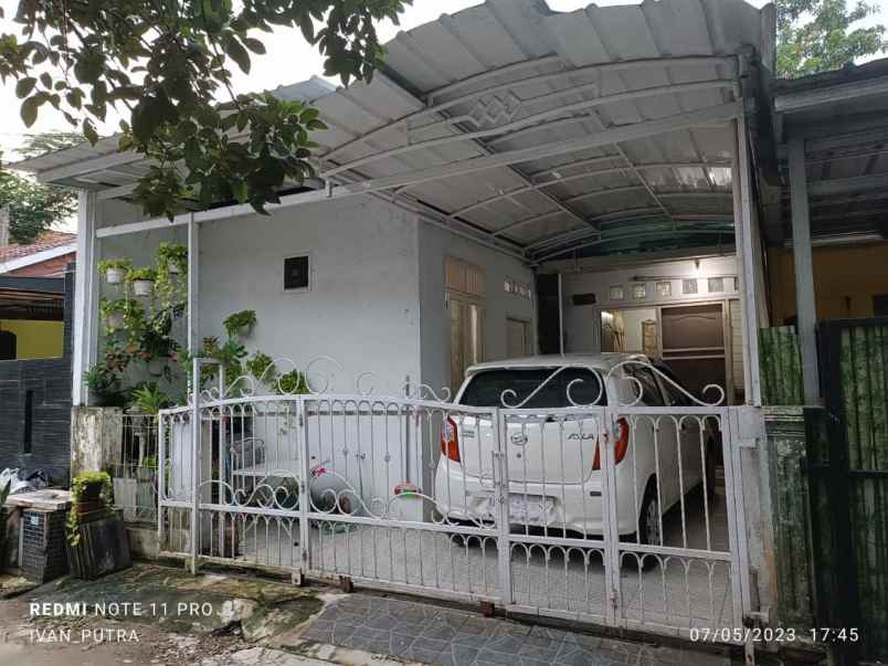 dijual rumah jalan raya pamulang elok