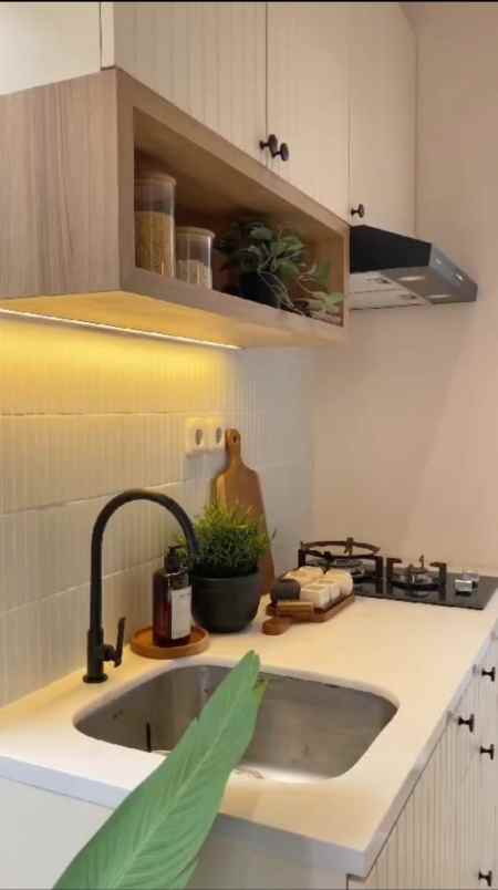 dijual rumah jalan raya serpong bsd