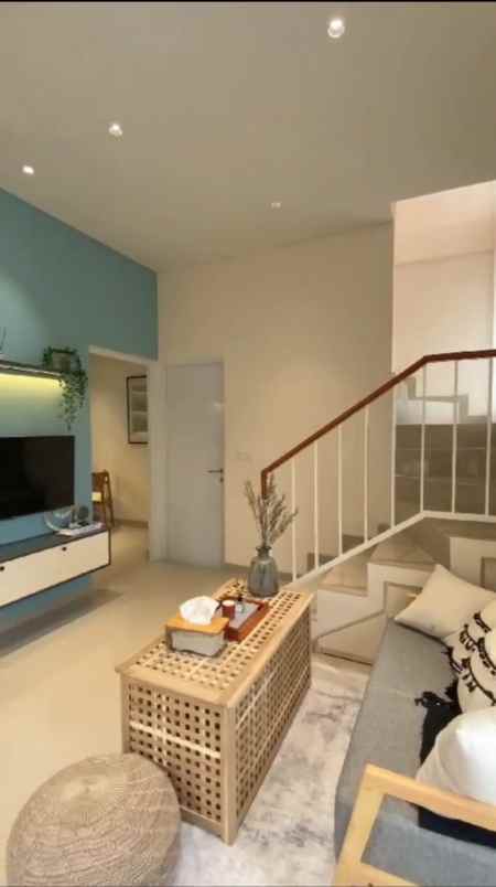 dijual rumah jalan raya serpong bsd