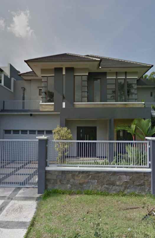 dijual rumah jalan royal residence