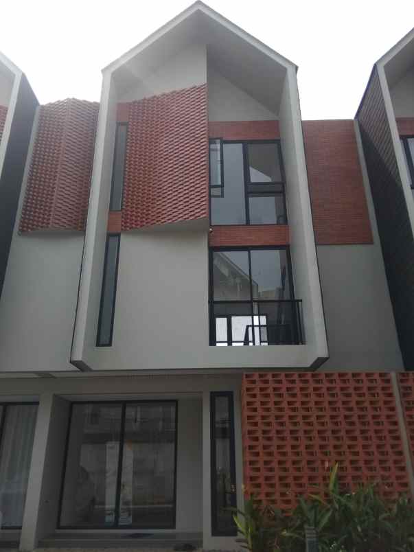 dijual rumah jalan rusa iv