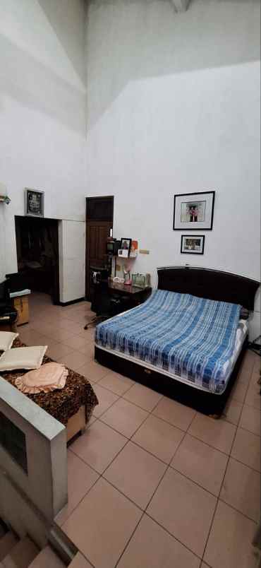 dijual rumah jalan simo gunung barat